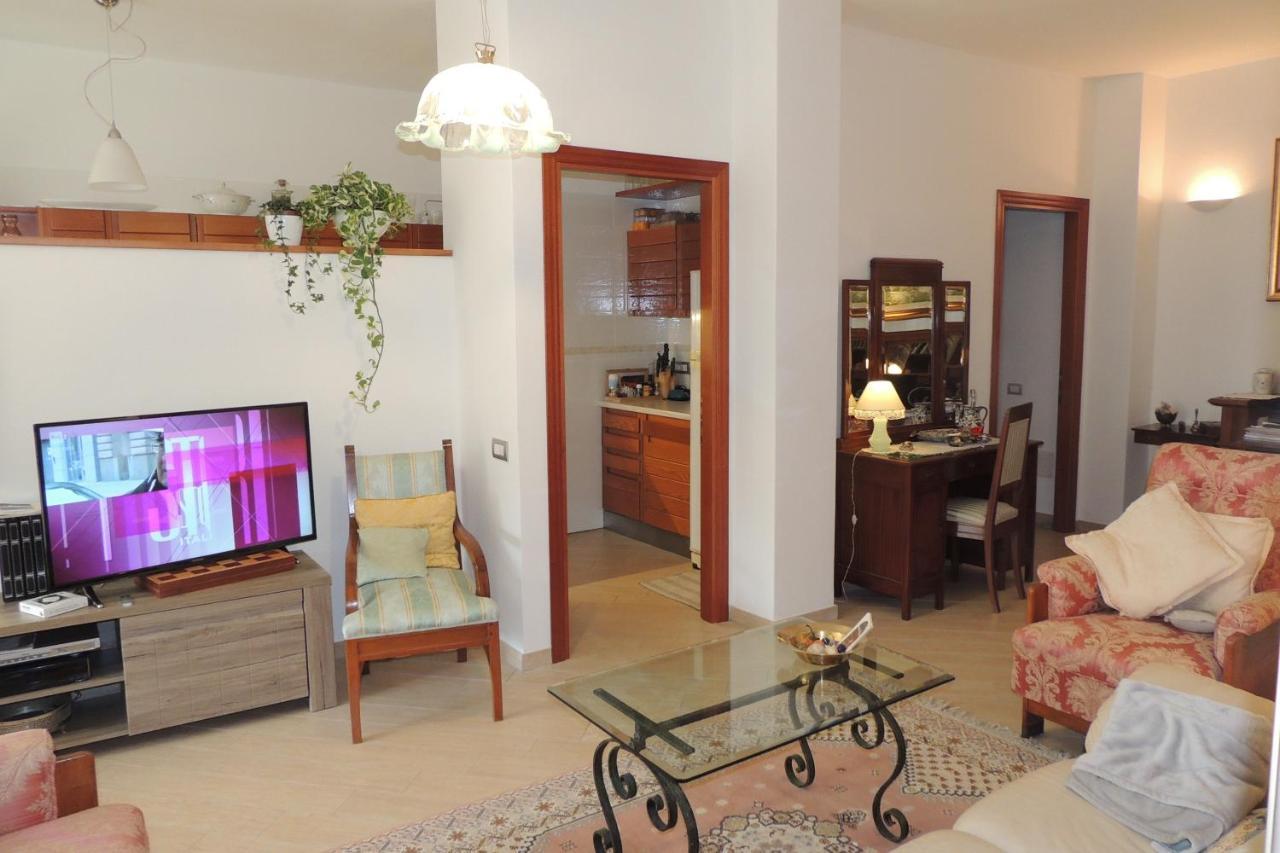 La Terrazza Bed and Breakfast Oristano Eksteriør billede