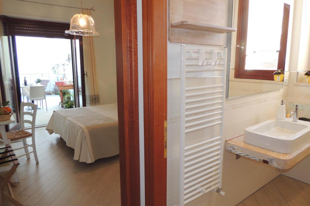 La Terrazza Bed and Breakfast Oristano Eksteriør billede